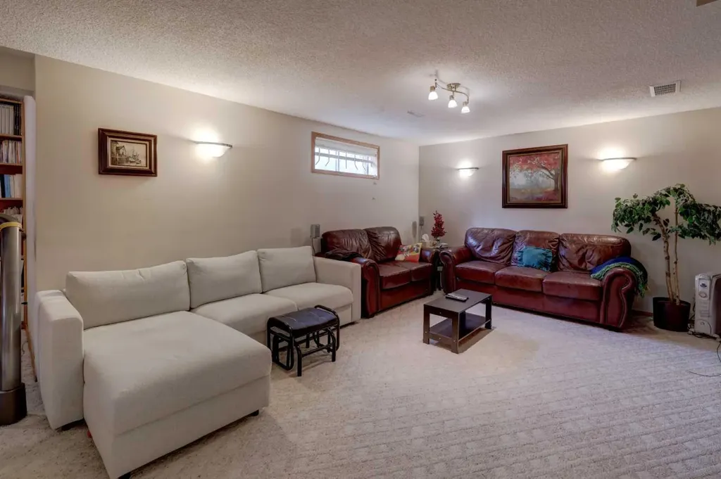 10262 Hamptons Boulevard NW Calgary AB T3A 5G5