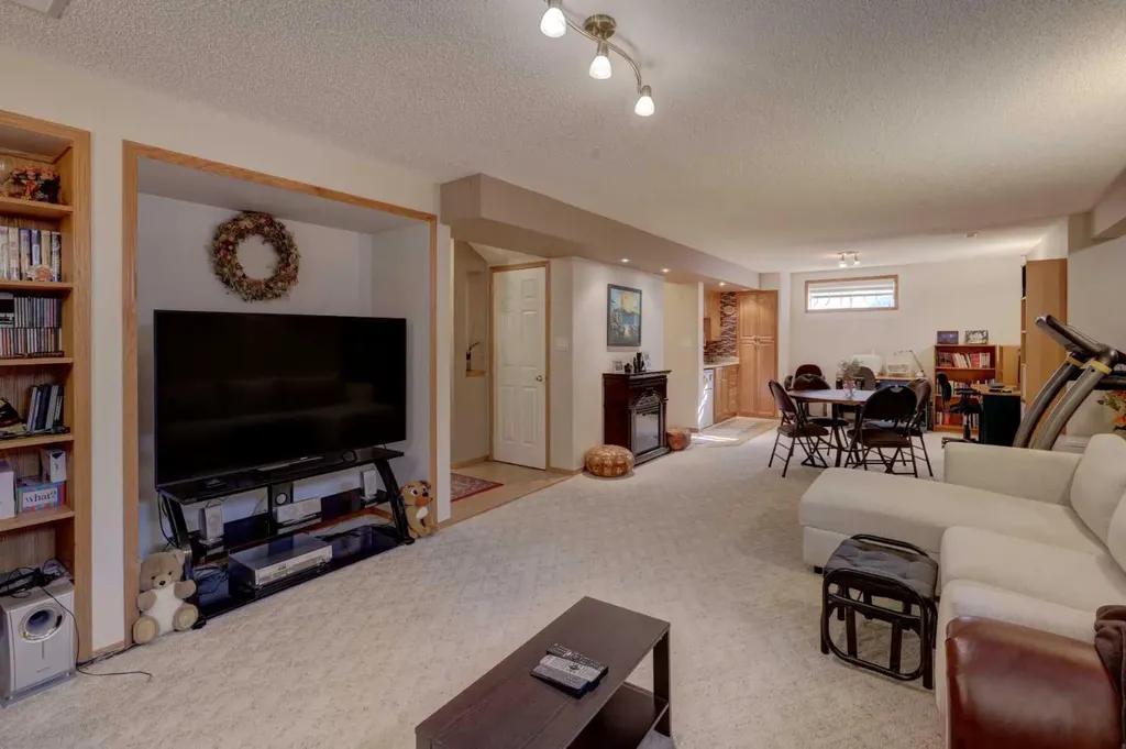 10262 Hamptons Boulevard NW Calgary AB T3A 5G5