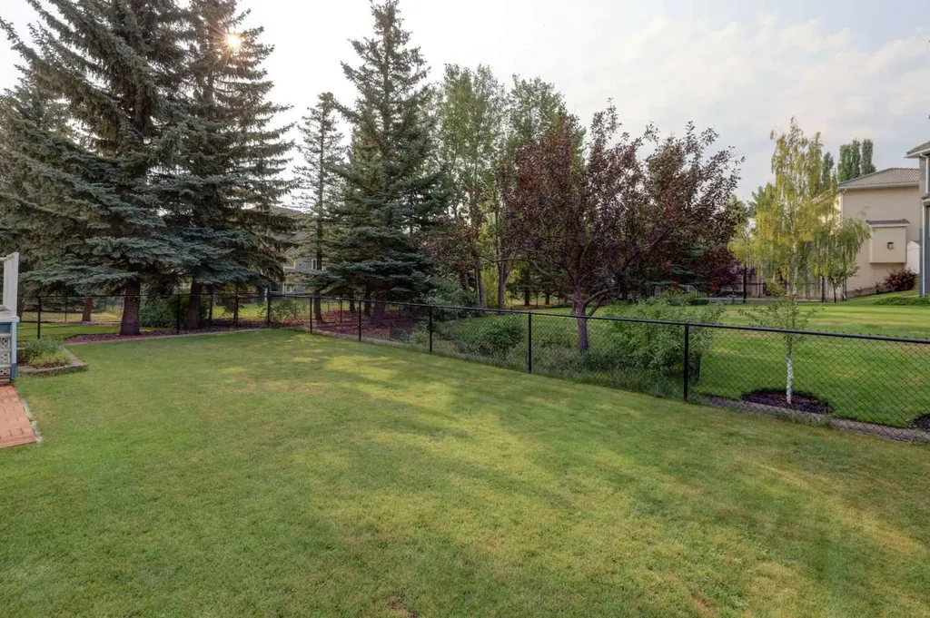 10262 Hamptons Boulevard NW Calgary AB T3A 5G5
