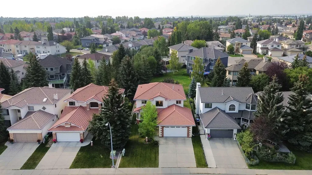 10262 Hamptons Boulevard NW Calgary AB T3A 5G5
