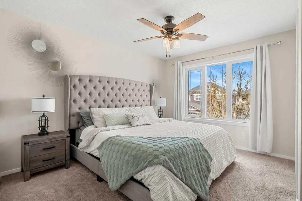 1717 Baywater Road SW Airdrie AB T4B 3V3