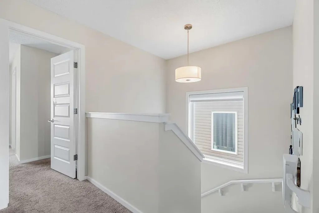 1717 Baywater Road SW Airdrie AB T4B 3V3
