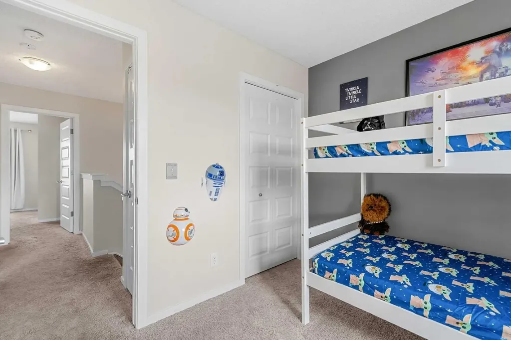 1717 Baywater Road SW Airdrie AB T4B 3V3