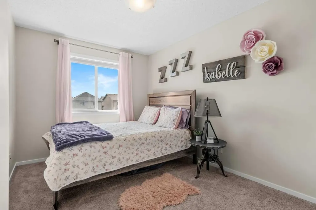 1717 Baywater Road SW Airdrie AB T4B 3V3