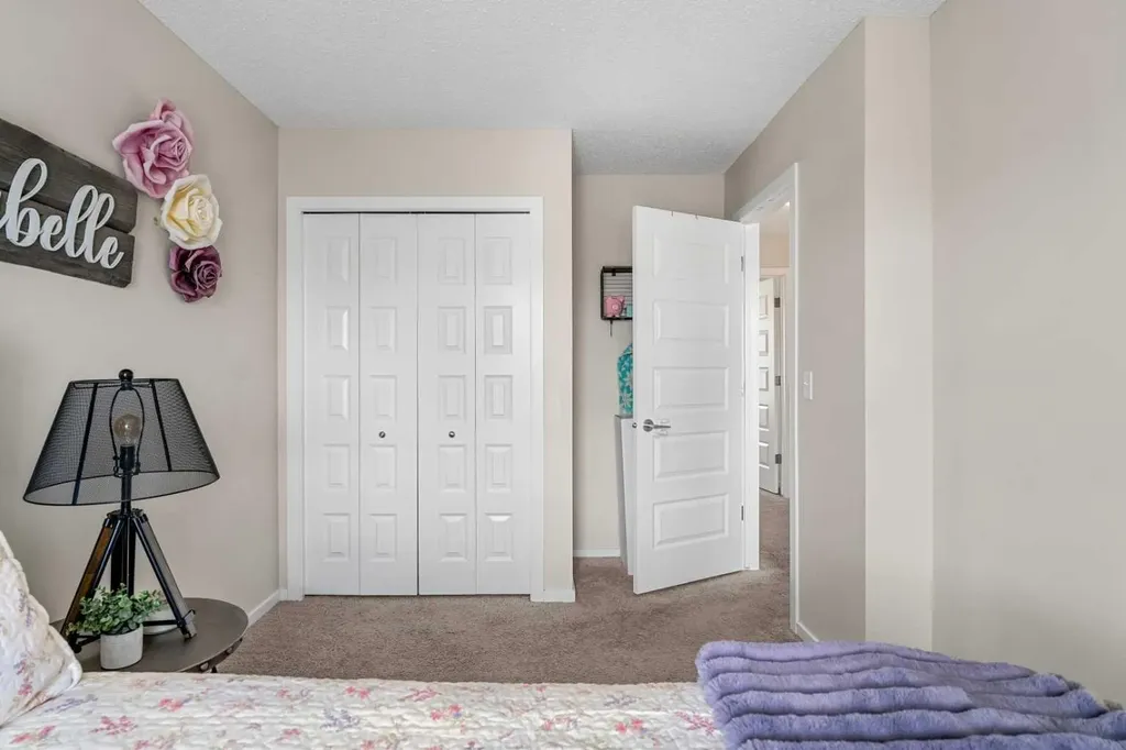 1717 Baywater Road SW Airdrie AB T4B 3V3