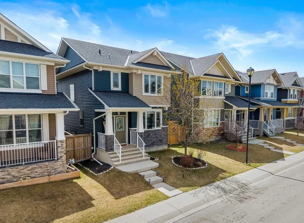 1717 Baywater Road SW Airdrie AB T4B 3V3