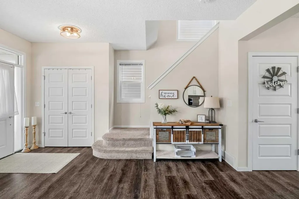 1717 Baywater Road SW Airdrie AB T4B 3V3