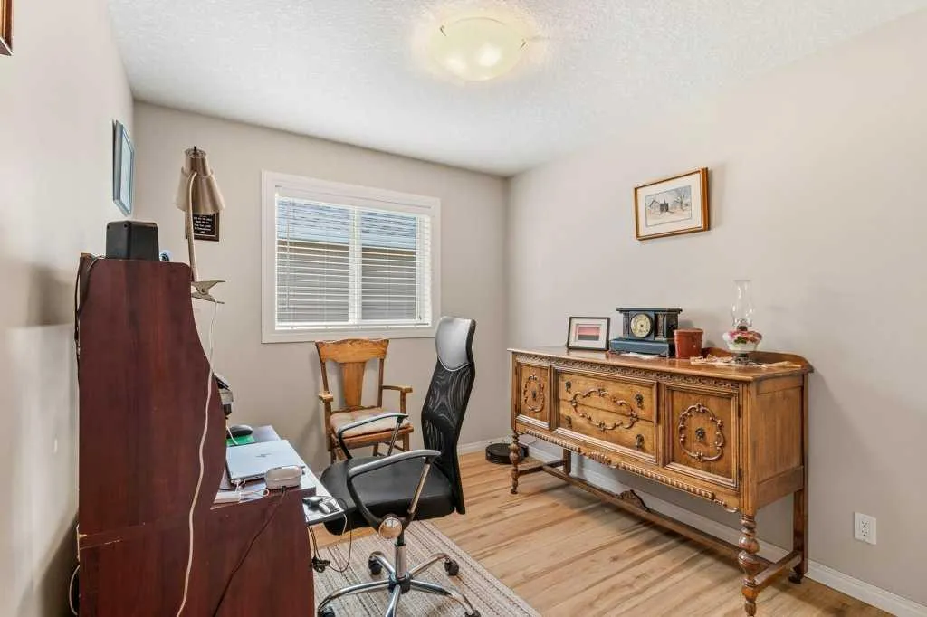 38 Lucky Place Sylvan Lake AB T4S 0B1
