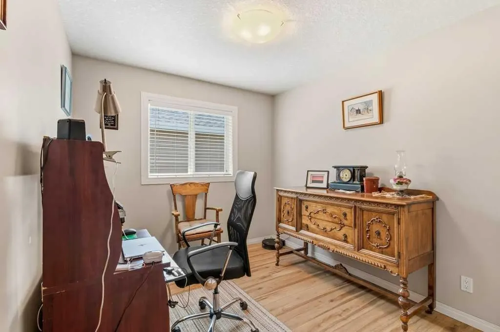 38 Lucky Place Sylvan Lake AB T4S 0B1