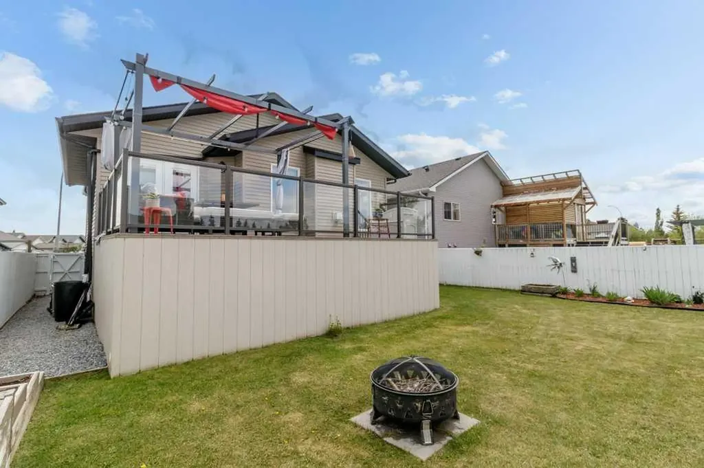 38 Lucky Place Sylvan Lake AB T4S 0B1
