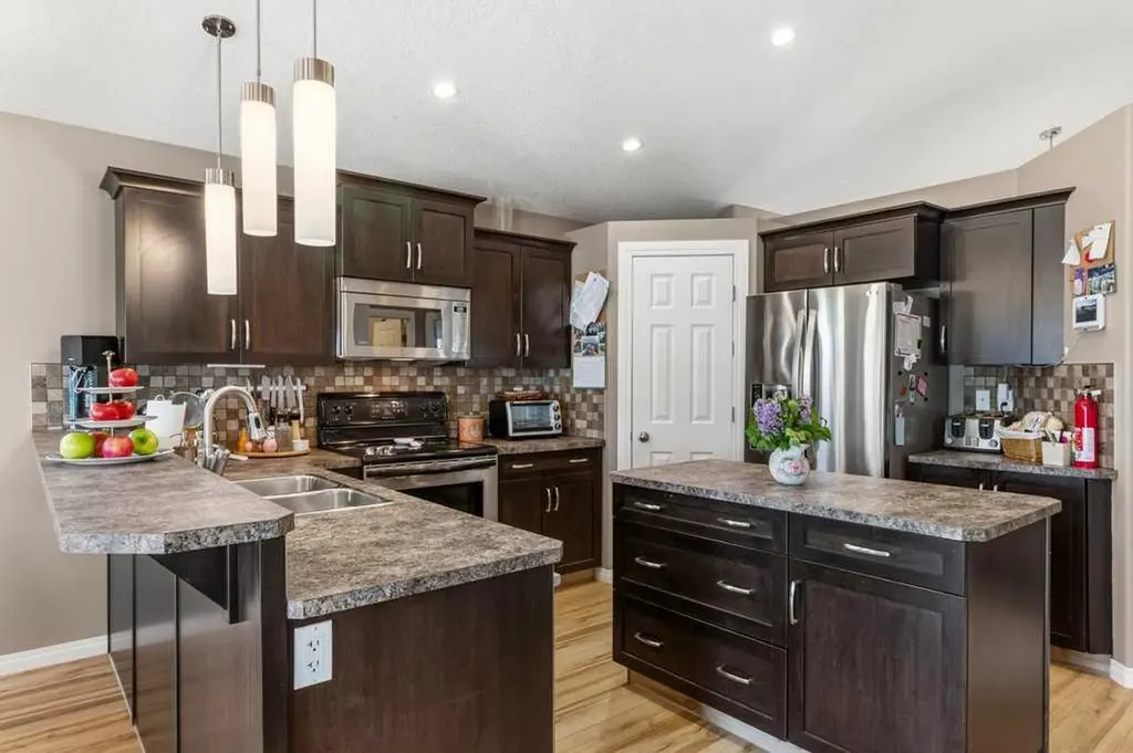 38 Lucky Place Sylvan Lake AB T4S 0B1