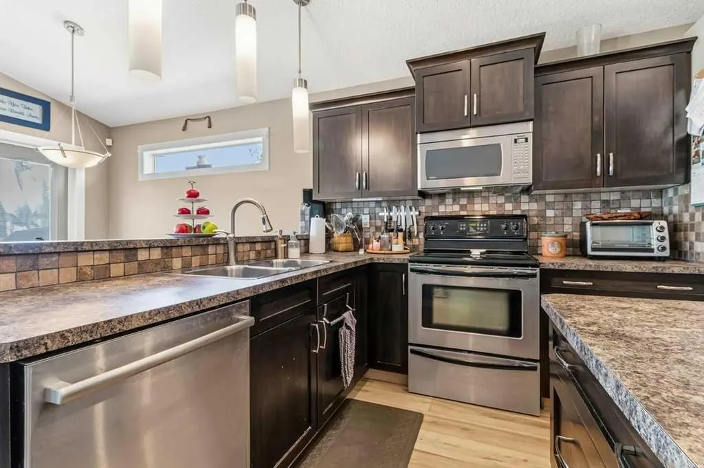 38 Lucky Place Sylvan Lake AB T4S 0B1