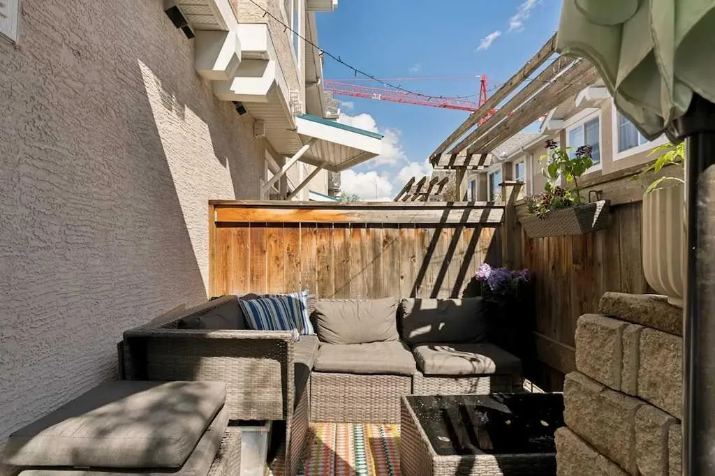 2001 34 Avenue SW Calgary AB T2T 2C4