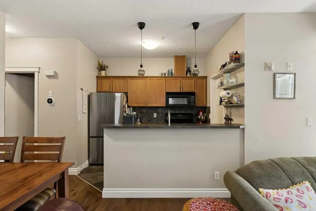 2001 34 Avenue SW Calgary AB T2T 2C4