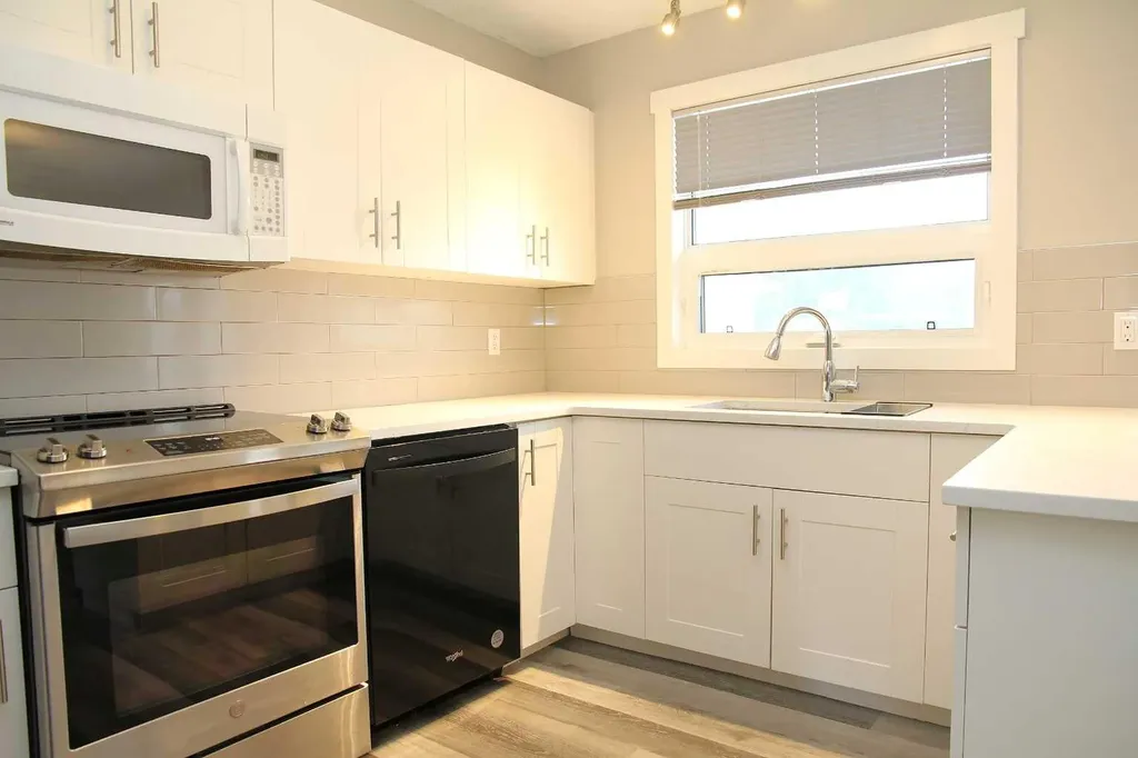 5224 23 Street Lloydminster AB T9V 2R2
