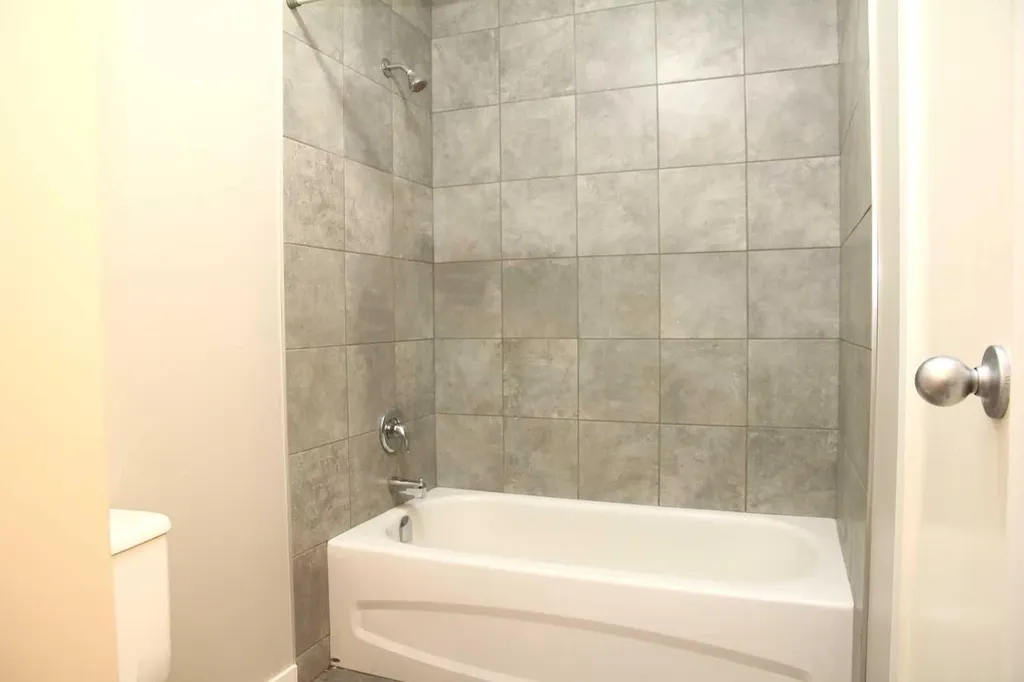 5224 23 Street Lloydminster AB T9V 2R2