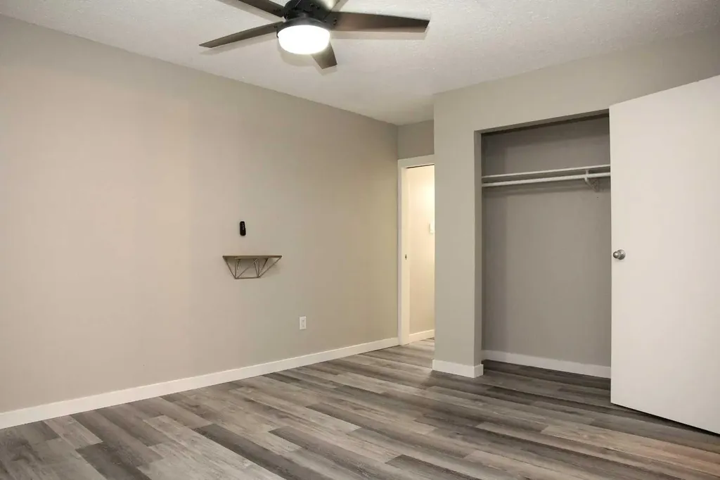 5224 23 Street Lloydminster AB T9V 2R2
