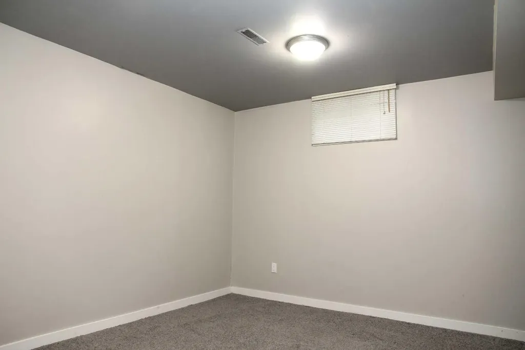 5224 23 Street Lloydminster AB T9V 2R2