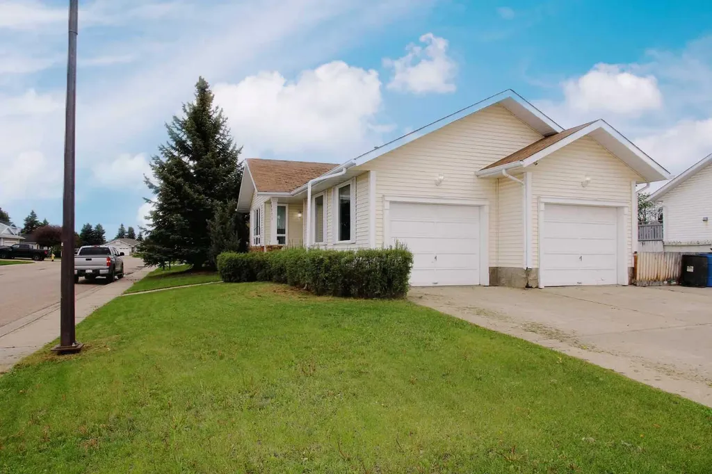 5224 23 Street Lloydminster AB T9V 2R2