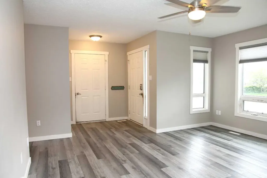 5224 23 Street Lloydminster AB T9V 2R2