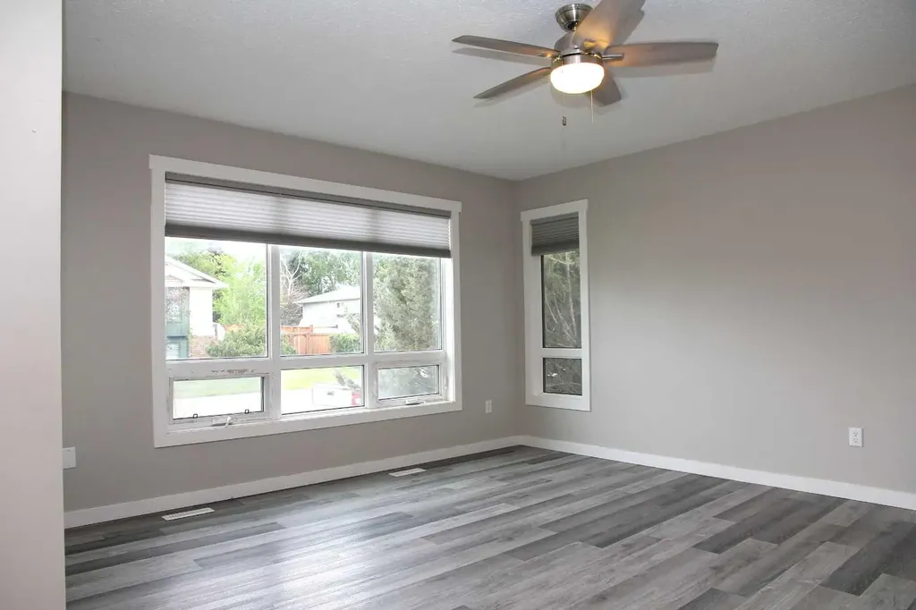 5224 23 Street Lloydminster AB T9V 2R2