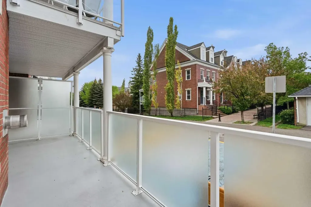 2233 34 Avenue SW Calgary AB T2T 6N2