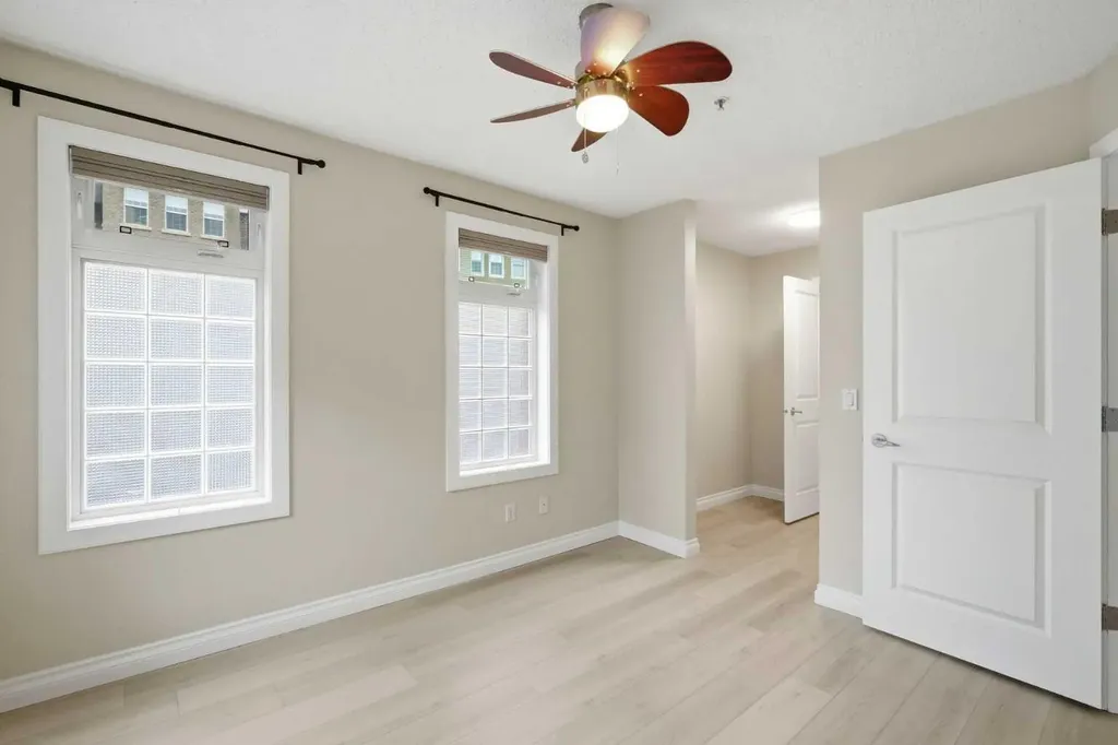 2233 34 Avenue SW Calgary AB T2T 6N2
