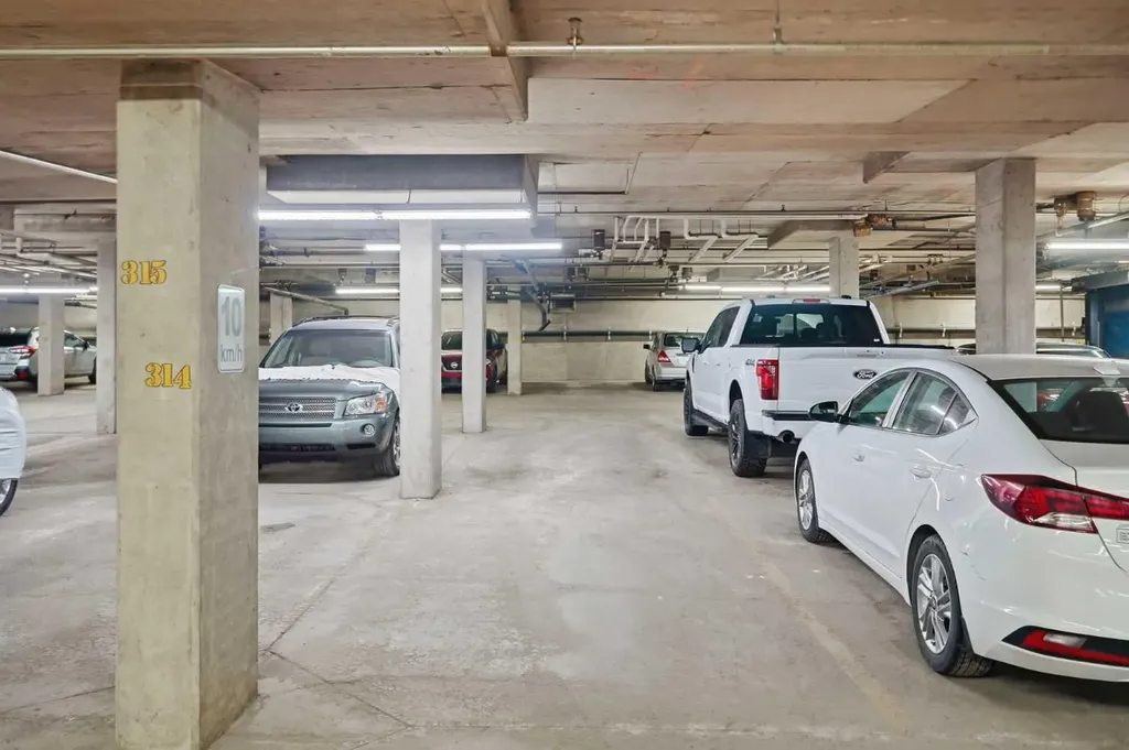 2233 34 Avenue SW Calgary AB T2T 6N2