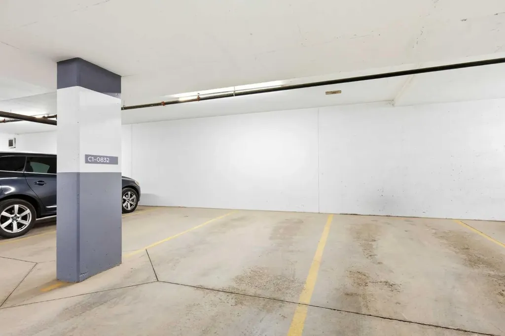 122 Mahogany Centre SE Calgary AB T3M 2Y1