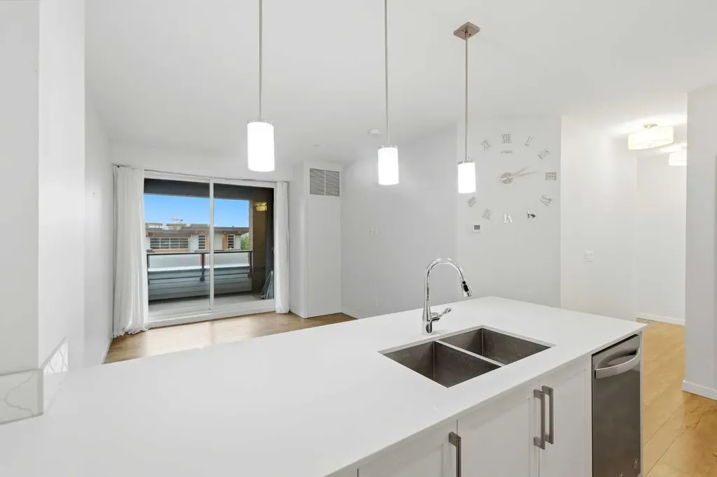 122 Mahogany Centre SE Calgary AB T3M 2Y1