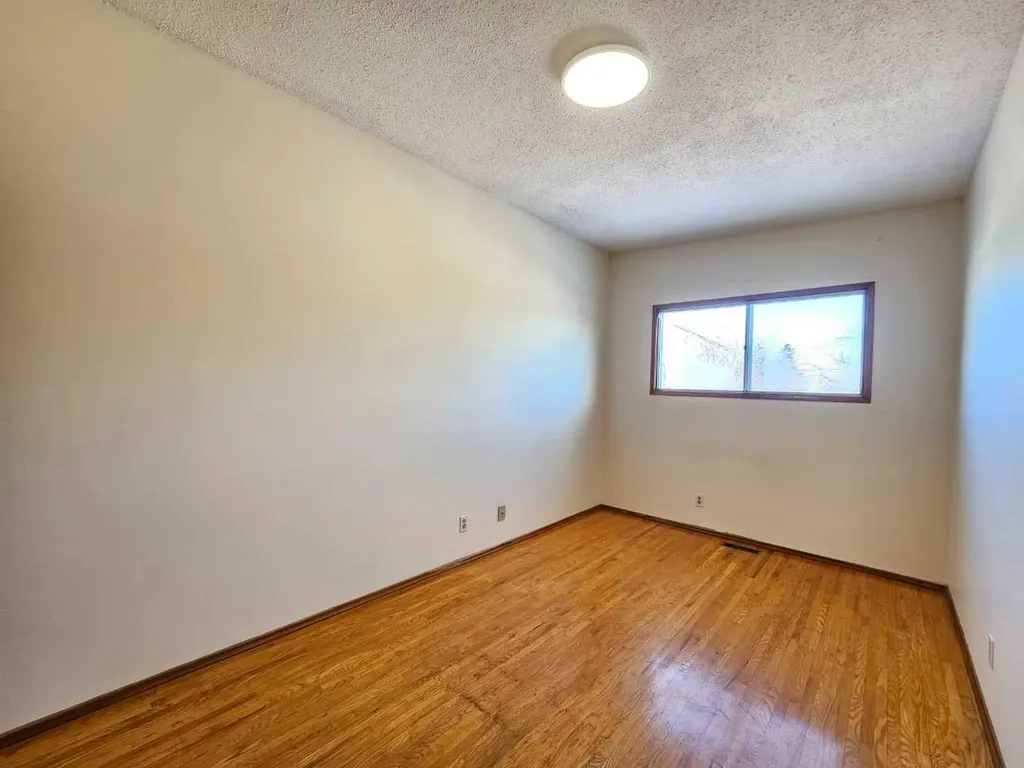 7116 Hunterville Road NW Calgary AB T2K 4J8
