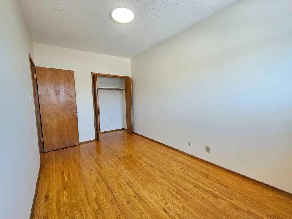 7116 Hunterville Road NW Calgary AB T2K 4J8
