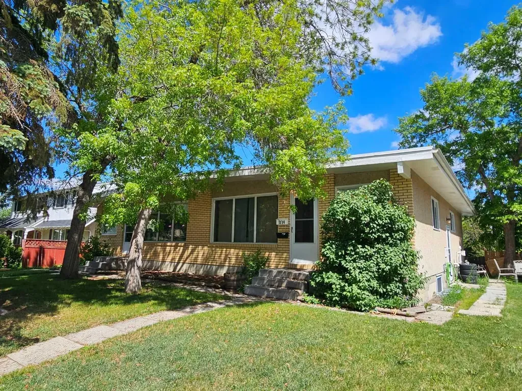7116 Hunterville Road NW Calgary AB T2K 4J8