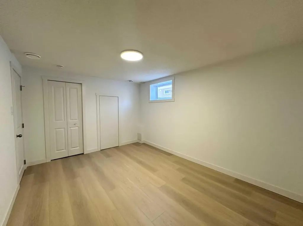 7116 Hunterville Road NW Calgary AB T2K 4J8