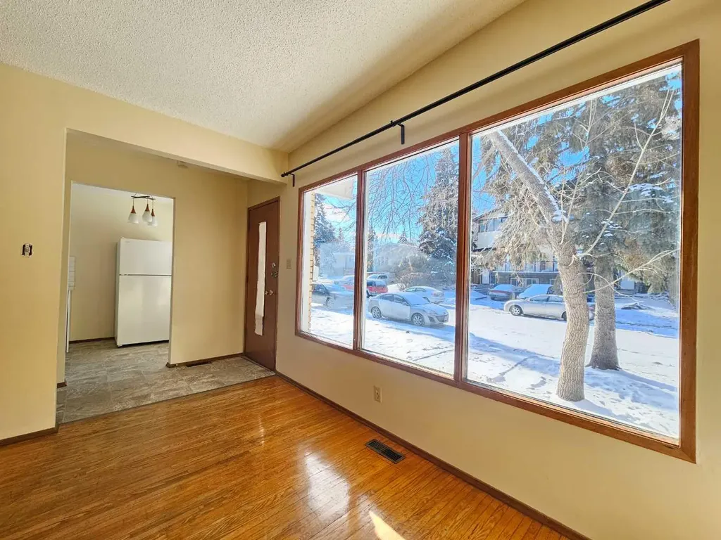 7116 Hunterville Road NW Calgary AB T2K 4J8