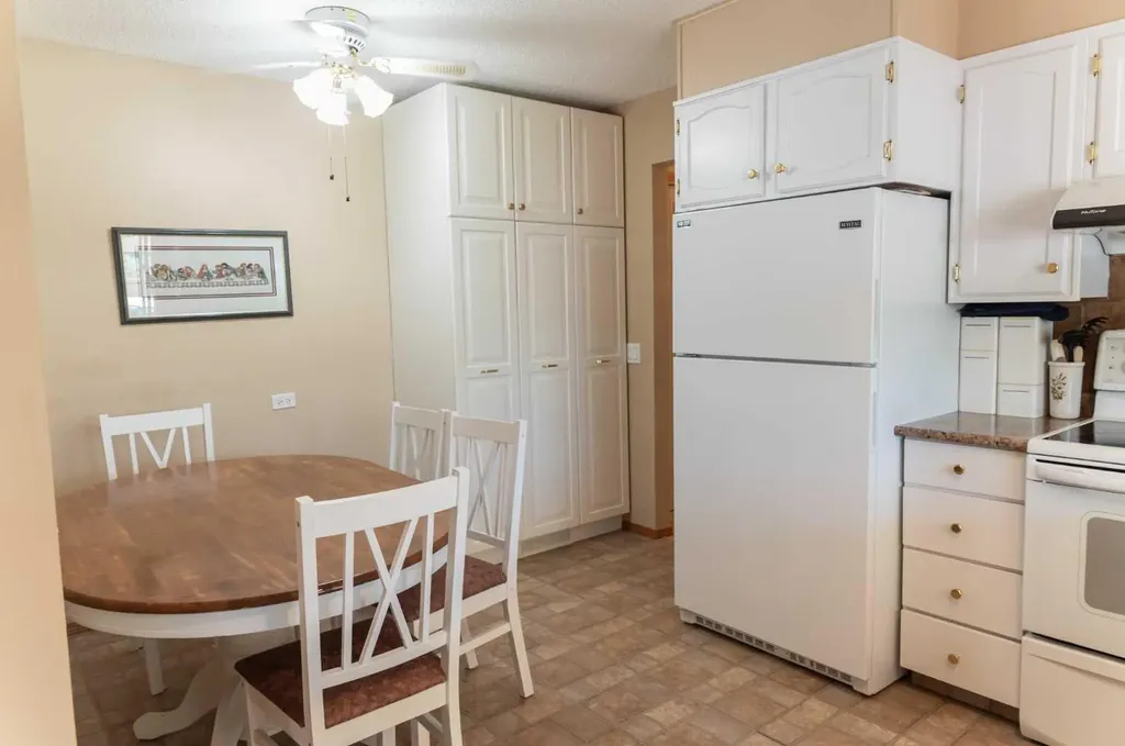 164 Huntford Road NE Calgary AB T2K 3Y9