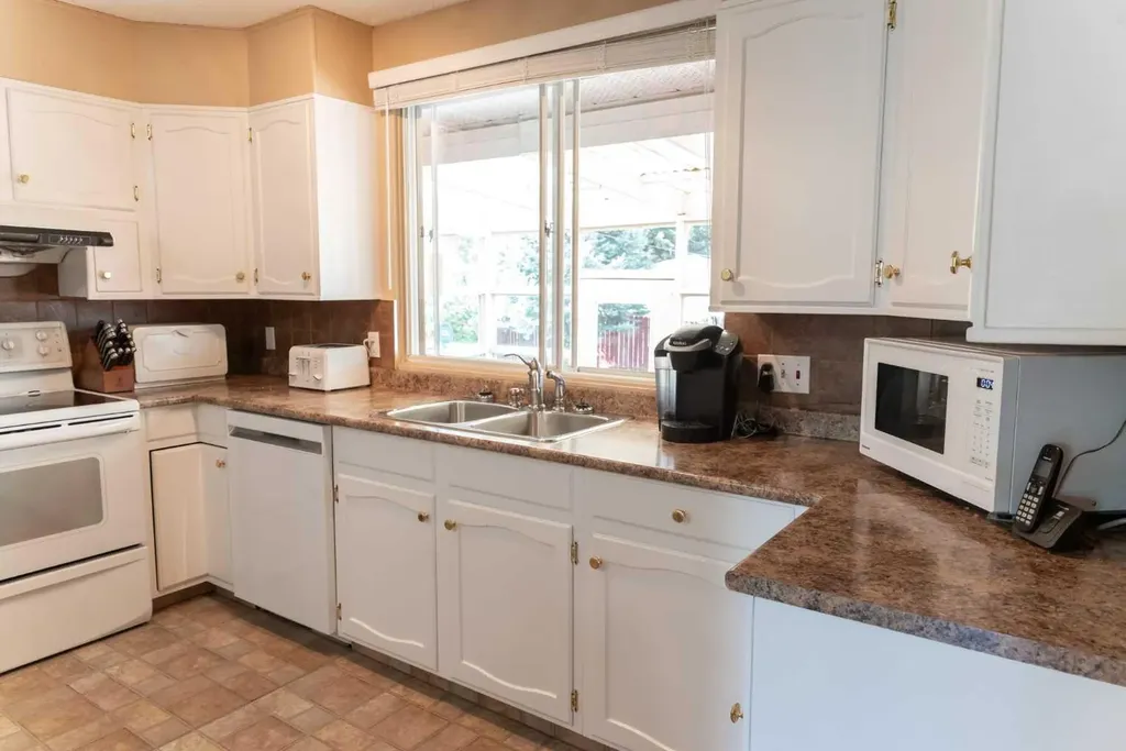164 Huntford Road NE Calgary AB T2K 3Y9