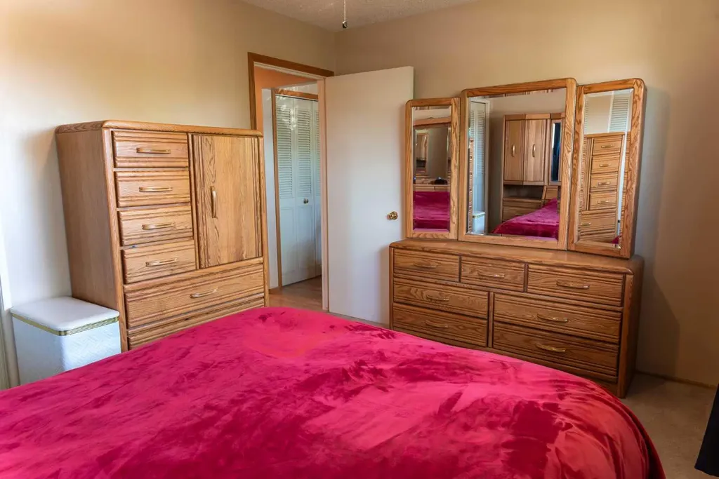 164 Huntford Road NE Calgary AB T2K 3Y9