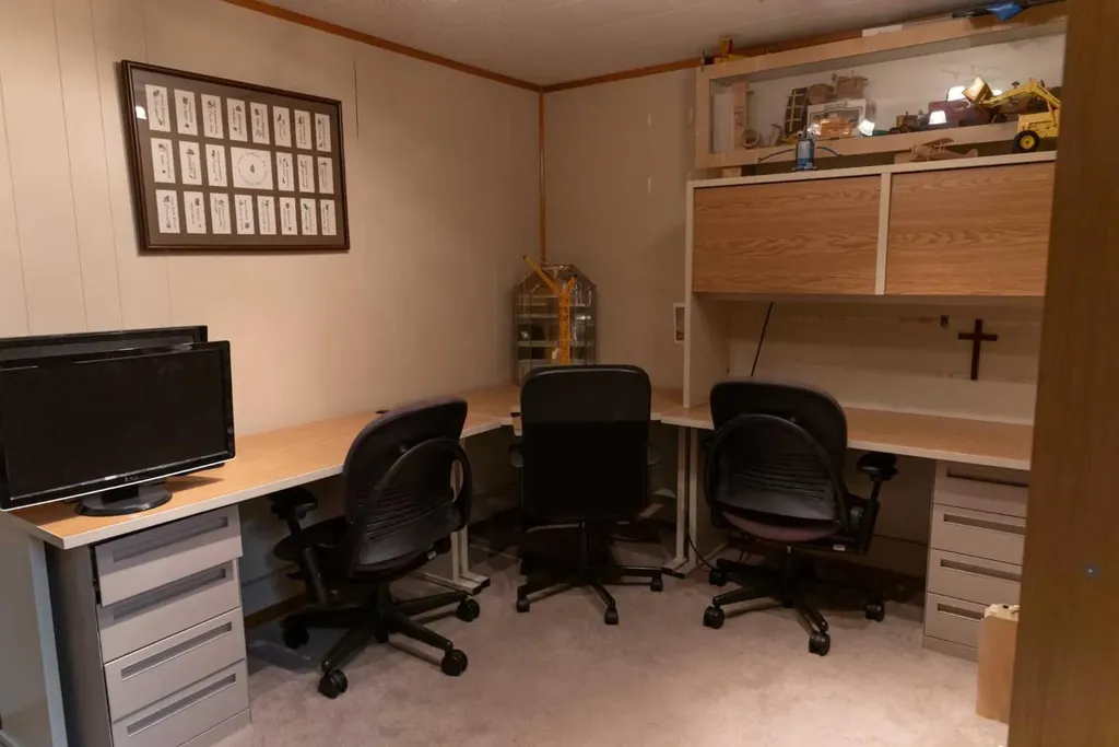 164 Huntford Road NE Calgary AB T2K 3Y9