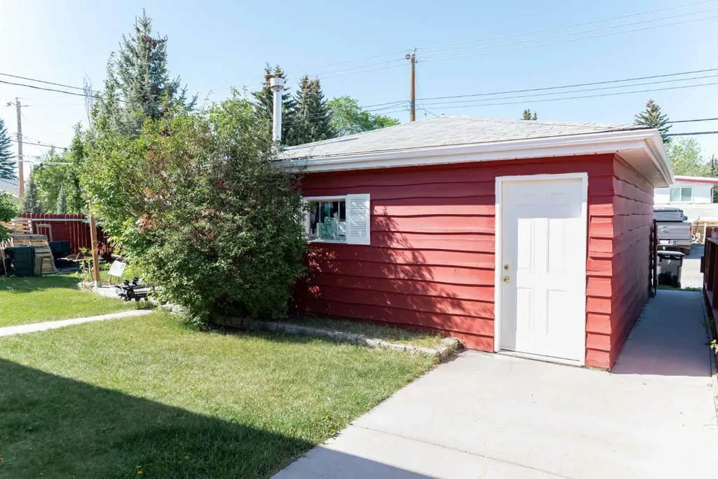 164 Huntford Road NE Calgary AB T2K 3Y9
