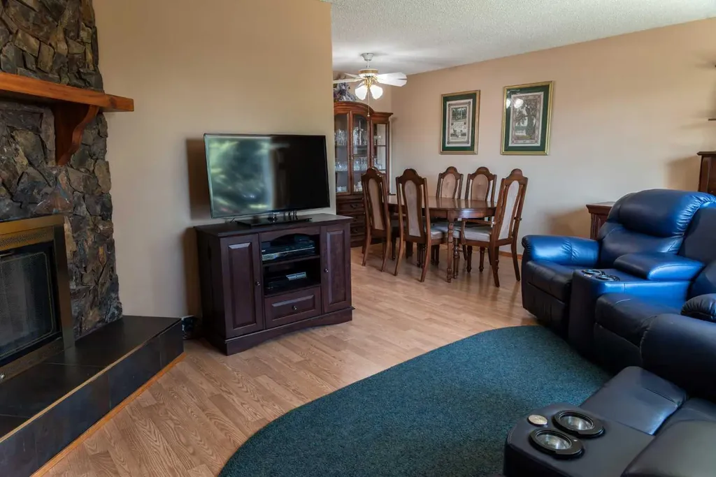 164 Huntford Road NE Calgary AB T2K 3Y9