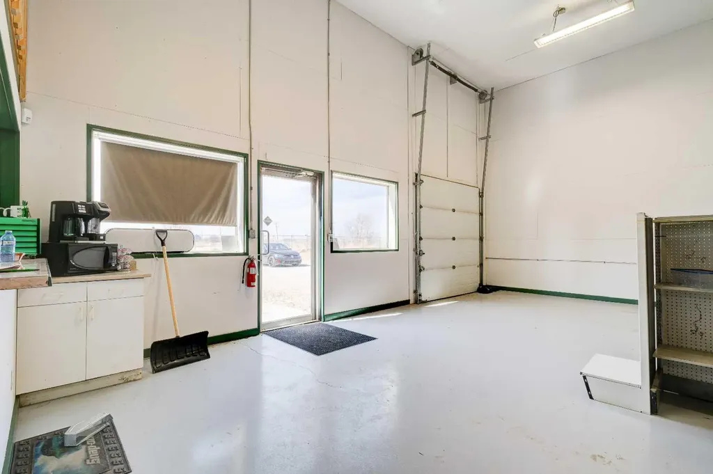 5024 50 Avenue Eaglesham AB T0H 1H0