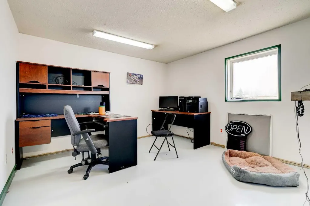 5024 50 Avenue Eaglesham AB T0H 1H0