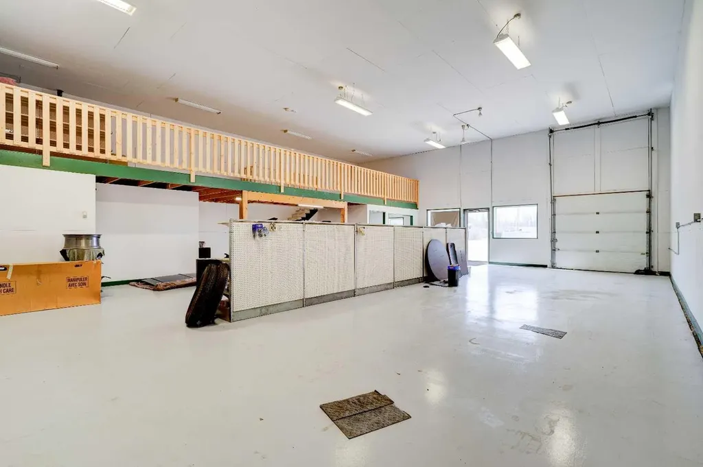 5024 50 Avenue Eaglesham AB T0H 1H0