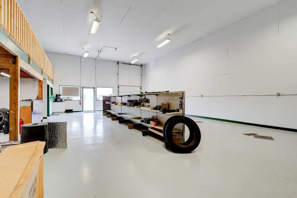 5024 50 Avenue Eaglesham AB T0H 1H0