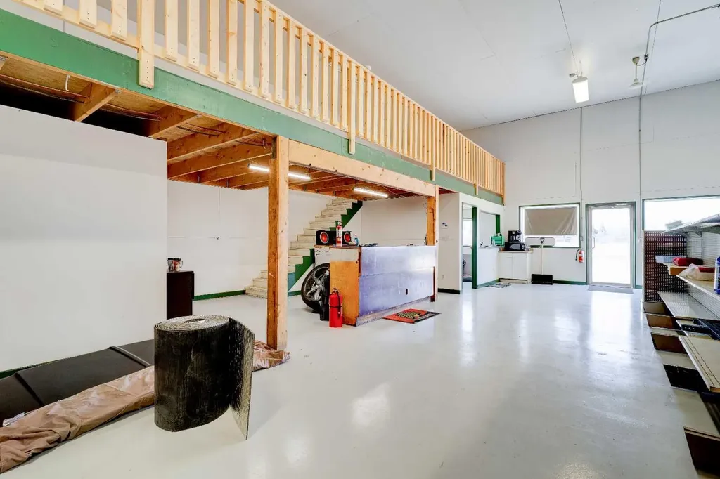 5024 50 Avenue Eaglesham AB T0H 1H0