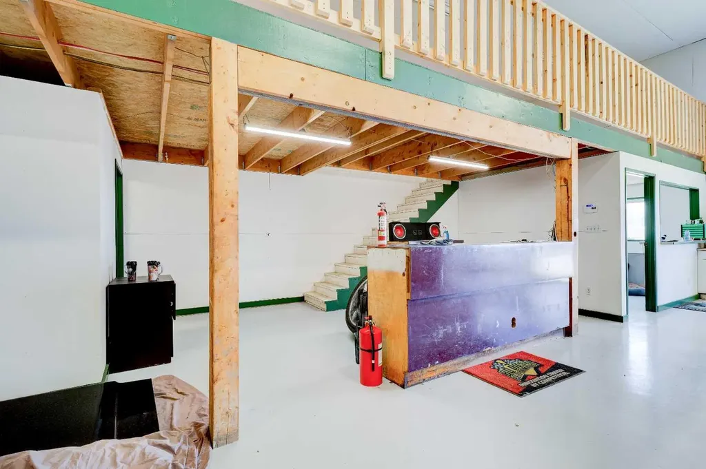 5024 50 Avenue Eaglesham AB T0H 1H0