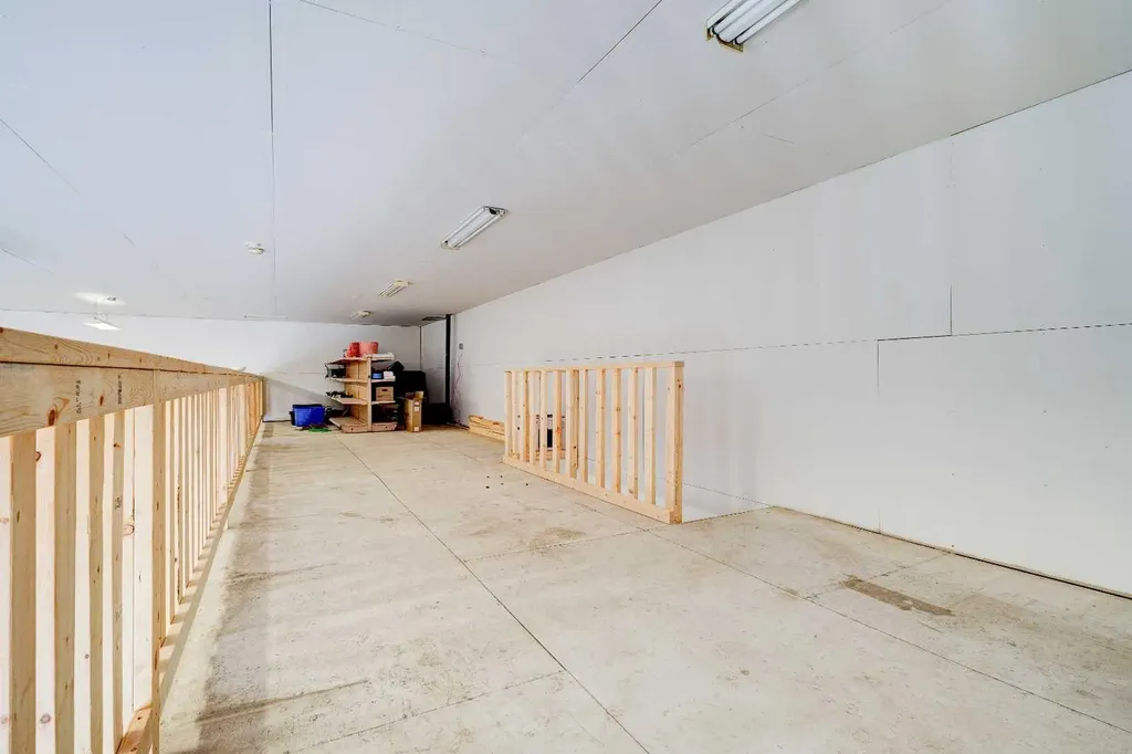 5024 50 Avenue Eaglesham AB T0H 1H0