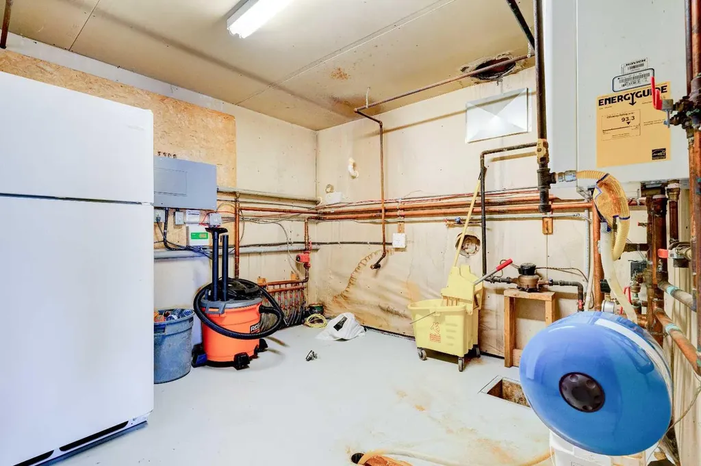 5024 50 Avenue Eaglesham AB T0H 1H0