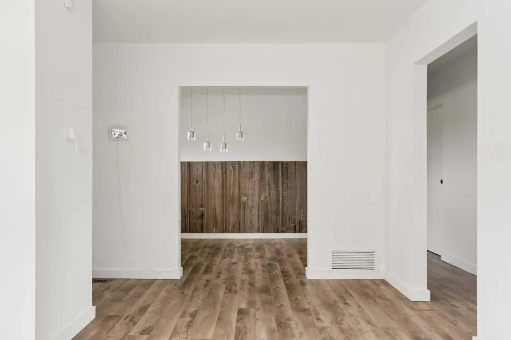 32 Gladeview Crescent SW Calgary AB T3E4X8